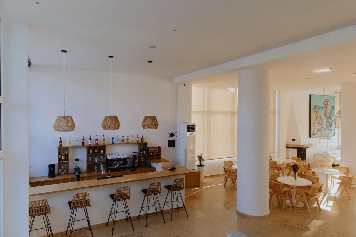 Tiara Holidays - Blue Bay Hotel bar